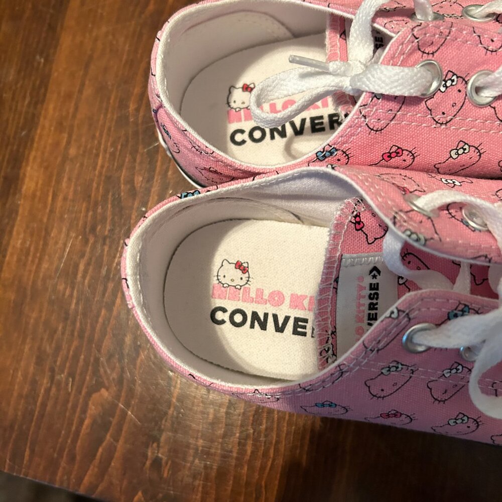 Hello Kitty Converse - Picture 4 of 5